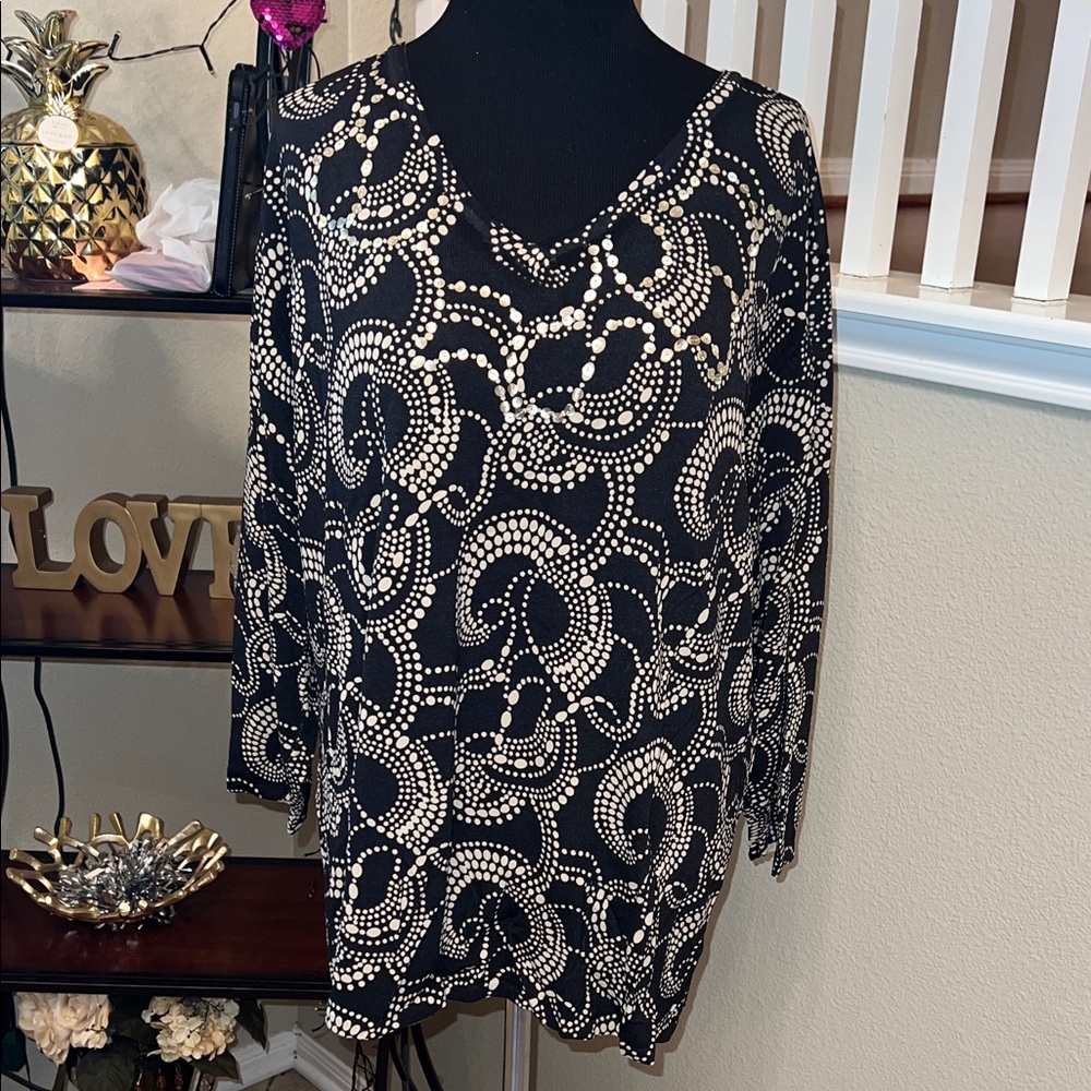 Elegant Black and tan Women's Blouse